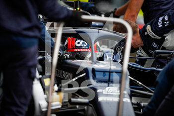 2021-08-27 - GASLY Pierre (fra), Scuderia AlphaTauri Honda AT02, action pitlane during the Formula 1 Belgium Grand Prix, 12th round of the 2021 FIA Formula One World Championship from August 27 to 29, 2021 on the Circuit de Spa-Francorchamps, in Stavelot, near Liège, Belgium - Photo Florent Gooden / DPPI - FORMULA 1 BELGIUM GRAND PRIX, 12TH ROUND OF THE 2021 FIA FORMULA ONE WORLD CHAMPIONSHIP - FORMULA 1 - MOTORS