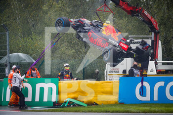 2021-08-29 - PEREZ Sergio (mex), Red Bull Racing Honda RB16B, action crash, accident, during the Formula 1 Belgium Grand Prix, 12th round of the 2021 FIA Formula One World Championship from August 27 to 29, 2021 on the Circuit de Spa-Francorchamps, in Stavelot, near Liège, Belgium - Photo Florent Gooden / DPPI - FORMULA 1 BELGIUM GRAND PRIX, 12TH ROUND OF THE 2021 FIA FORMULA ONE WORLD CHAMPIONSHIP - FORMULA 1 - MOTORS