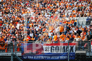 2021-09-03 - grandstands, gradins, spectators, fans of VERSTAPPEN Max (ned), Red Bull Racing Honda RB16B, during the Formula 1 Heineken Dutch Grand Prix 2021, 13th round of the 2021 FIA Formula One World Championship from September 3 to 5, 2021 on the Circuit Zandvoort, in Zandvoort, Netherlands - FORMULA 1 HEINEKEN DUTCH GRAND PRIX 2021, 13TH ROUND OF THE 2021 FIA FORMULA ONE WORLD CHAMPIONSHIP - FORMULA 1 - MOTORS