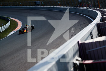 2021-09-03 - PEREZ Sergio (mex), Red Bull Racing Honda RB16B, action during the Formula 1 Heineken Dutch Grand Prix 2021, 13th round of the 2021 FIA Formula One World Championship from September 3 to 5, 2021 on the Circuit Zandvoort, in Zandvoort, Netherlands - FORMULA 1 HEINEKEN DUTCH GRAND PRIX 2021, 13TH ROUND OF THE 2021 FIA FORMULA ONE WORLD CHAMPIONSHIP - FORMULA 1 - MOTORS