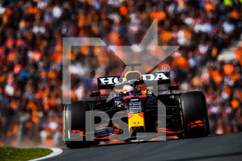 2021-09-03 - 33 VERSTAPPEN Max (nld), Red Bull Racing Honda RB16B, action during the Formula 1 Heineken Dutch Grand Prix 2021, 13th round of the 2021 FIA Formula One World Championship from September 3 to 5, 2021 on the Circuit Zandvoort, in Zandvoort, Netherlands - FORMULA 1 HEINEKEN DUTCH GRAND PRIX 2021, 13TH ROUND OF THE 2021 FIA FORMULA ONE WORLD CHAMPIONSHIP - FORMULA 1 - MOTORS