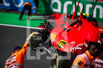 2021-09-03 - SAINZ Carlos (spa), Scuderia Ferrari SF21, action crash, accident, during the Formula 1 Heineken Dutch Grand Prix 2021, 13th round of the 2021 FIA Formula One World Championship from September 3 to 5, 2021 on the Circuit Zandvoort, in Zandvoort, Netherlands - FORMULA 1 HEINEKEN DUTCH GRAND PRIX 2021, 13TH ROUND OF THE 2021 FIA FORMULA ONE WORLD CHAMPIONSHIP - FORMULA 1 - MOTORS