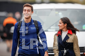 2021-09-04 - RUSSELL George (gbr), Williams Racing F1 FW43B, portrait with his girlfriend during the Formula 1 Heineken Dutch Grand Prix 2021, 13th round of the 2021 FIA Formula One World Championship from September 3 to 5, 2021 on the Circuit Zandvoort, in Zandvoort, Netherlands - FORMULA 1 HEINEKEN DUTCH GRAND PRIX 2021, 13TH ROUND OF THE 2021 FIA FORMULA ONE WORLD CHAMPIONSHIP - FORMULA 1 - MOTORS