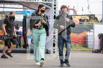2021-09-04 - ALONSO Fernando (spa), Alpine F1 A521, portrait with his girlfriend Linda Morselli during the Formula 1 Heineken Dutch Grand Prix 2021, 13th round of the 2021 FIA Formula One World Championship from September 3 to 5, 2021 on the Circuit Zandvoort, in Zandvoort, Netherlands - FORMULA 1 HEINEKEN DUTCH GRAND PRIX 2021, 13TH ROUND OF THE 2021 FIA FORMULA ONE WORLD CHAMPIONSHIP - FORMULA 1 - MOTORS