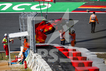 2021-09-04 - Red Flag, 55 SAINZ Carlos (spa), Scuderia Ferrari SF21, after his crash in FP3 during the Formula 1 Heineken Dutch Grand Prix 2021, 13th round of the 2021 FIA Formula One World Championship from September 3 to 5, 2021 on the Circuit Zandvoort, in Zandvoort, Netherlands - FORMULA 1 HEINEKEN DUTCH GRAND PRIX 2021, 13TH ROUND OF THE 2021 FIA FORMULA ONE WORLD CHAMPIONSHIP - FORMULA 1 - MOTORS