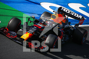 2021-09-04 - 33 VERSTAPPEN Max (nld), Red Bull Racing Honda RB16B, action during the Formula 1 Heineken Dutch Grand Prix 2021, 13th round of the 2021 FIA Formula One World Championship from September 3 to 5, 2021 on the Circuit Zandvoort, in Zandvoort, Netherlands - FORMULA 1 HEINEKEN DUTCH GRAND PRIX 2021, 13TH ROUND OF THE 2021 FIA FORMULA ONE WORLD CHAMPIONSHIP - FORMULA 1 - MOTORS