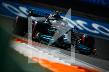 2021-09-04 - 77 BOTTAS Valtteri (fin), Mercedes AMG F1 GP W12 E Performance, action during the Formula 1 Heineken Dutch Grand Prix 2021, 13th round of the 2021 FIA Formula One World Championship from September 3 to 5, 2021 on the Circuit Zandvoort, in Zandvoort, Netherlands - FORMULA 1 HEINEKEN DUTCH GRAND PRIX 2021, 13TH ROUND OF THE 2021 FIA FORMULA ONE WORLD CHAMPIONSHIP - FORMULA 1 - MOTORS