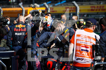 2021-09-05 - VERSTAPPEN Max (ned), Red Bull Racing Honda RB16B, on the grid during the Formula 1 Heineken Dutch Grand Prix 2021, 13th round of the 2021 FIA Formula One World Championship from September 3 to 5, 2021 on the Circuit Zandvoort, in Zandvoort, Netherlands - FORMULA 1 HEINEKEN DUTCH GRAND PRIX 2021, 13TH ROUND OF THE 2021 FIA FORMULA ONE WORLD CHAMPIONSHIP - FORMULA 1 - MOTORS