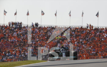 2021-09-05 - BOTTAS Valtteri (fin), Mercedes AMG F1 GP W12 E Performance, action during the Formula 1 Heineken Dutch Grand Prix 2021, 13th round of the 2021 FIA Formula One World Championship from September 3 to 5, 2021 on the Circuit Zandvoort, in Zandvoort, Netherlands - FORMULA 1 HEINEKEN DUTCH GRAND PRIX 2021, 13TH ROUND OF THE 2021 FIA FORMULA ONE WORLD CHAMPIONSHIP - FORMULA 1 - MOTORS