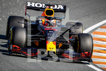 2021-09-05 - 33 VERSTAPPEN Max (nld), Red Bull Racing Honda RB16B, action during the Formula 1 Heineken Dutch Grand Prix 2021, 13th round of the 2021 FIA Formula One World Championship from September 3 to 5, 2021 on the Circuit Zandvoort, in Zandvoort, Netherlands - FORMULA 1 HEINEKEN DUTCH GRAND PRIX 2021, 13TH ROUND OF THE 2021 FIA FORMULA ONE WORLD CHAMPIONSHIP - FORMULA 1 - MOTORS