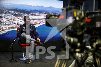 2021-09-23 - PEREZ Sergio (mex), Red Bull Racing Honda RB16B, portrait during the Formula 1 VTB Russian Grand Prix 2021, 15th round of the 2021 FIA Formula One World Championship from September 24 to 26, 2021 on the Sochi Autodrom, in Sochi, Russia - FORMULA 1 VTB RUSSIAN GRAND PRIX 2021, 15TH ROUND OF THE 2021 FIA FORMULA ONE WORLD CHAMPIONSHIP - FORMULA 1 - MOTORS