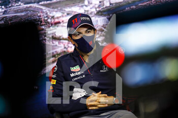 2021-09-23 - PEREZ Sergio (mex), Red Bull Racing Honda RB16B, portrait during the Formula 1 VTB Russian Grand Prix 2021, 15th round of the 2021 FIA Formula One World Championship from September 24 to 26, 2021 on the Sochi Autodrom, in Sochi, Russia - FORMULA 1 VTB RUSSIAN GRAND PRIX 2021, 15TH ROUND OF THE 2021 FIA FORMULA ONE WORLD CHAMPIONSHIP - FORMULA 1 - MOTORS