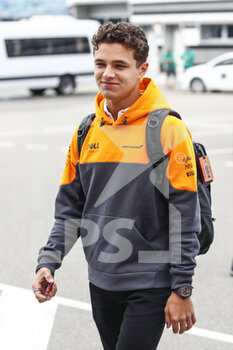 2021-09-24 - NORRIS Lando (gbr), McLaren MCL35M, portrait during the Formula 1 VTB Russian Grand Prix 2021, 15th round of the 2021 FIA Formula One World Championship from September 24 to 26, 2021 on the Sochi Autodrom, in Sochi, Russia - FORMULA 1 VTB RUSSIAN GRAND PRIX 2021, 15TH ROUND OF THE 2021 FIA FORMULA ONE WORLD CHAMPIONSHIP - FORMULA 1 - MOTORS