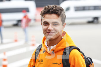2021-09-24 - NORRIS Lando (gbr), McLaren MCL35M, portrait during the Formula 1 VTB Russian Grand Prix 2021, 15th round of the 2021 FIA Formula One World Championship from September 24 to 26, 2021 on the Sochi Autodrom, in Sochi, Russia - FORMULA 1 VTB RUSSIAN GRAND PRIX 2021, 15TH ROUND OF THE 2021 FIA FORMULA ONE WORLD CHAMPIONSHIP - FORMULA 1 - MOTORS