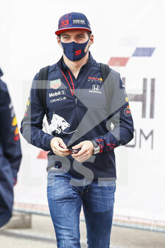 2021-09-24 - VERSTAPPEN Max (ned), Red Bull Racing Honda RB16B, portrait during the Formula 1 VTB Russian Grand Prix 2021, 15th round of the 2021 FIA Formula One World Championship from September 24 to 26, 2021 on the Sochi Autodrom, in Sochi, Russia - FORMULA 1 VTB RUSSIAN GRAND PRIX 2021, 15TH ROUND OF THE 2021 FIA FORMULA ONE WORLD CHAMPIONSHIP - FORMULA 1 - MOTORS