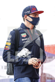 2021-09-24 - VERSTAPPEN Max (ned), Red Bull Racing Honda RB16B, portrait during the Formula 1 VTB Russian Grand Prix 2021, 15th round of the 2021 FIA Formula One World Championship from September 24 to 26, 2021 on the Sochi Autodrom, in Sochi, Russia - FORMULA 1 VTB RUSSIAN GRAND PRIX 2021, 15TH ROUND OF THE 2021 FIA FORMULA ONE WORLD CHAMPIONSHIP - FORMULA 1 - MOTORS