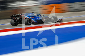 2021-09-24 - 14 ALONSO Fernando (spa), Alpine F1 A521, action during the Formula 1 VTB Russian Grand Prix 2021, 15th round of the 2021 FIA Formula One World Championship from September 24 to 26, 2021 on the Sochi Autodrom, in Sochi, Russia - FORMULA 1 VTB RUSSIAN GRAND PRIX 2021, 15TH ROUND OF THE 2021 FIA FORMULA ONE WORLD CHAMPIONSHIP - FORMULA 1 - MOTORS