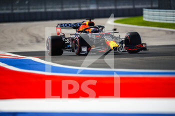 2021-09-24 - 33 VERSTAPPEN Max (nld), Red Bull Racing Honda RB16B, action during the Formula 1 VTB Russian Grand Prix 2021, 15th round of the 2021 FIA Formula One World Championship from September 24 to 26, 2021 on the Sochi Autodrom, in Sochi, Russia - FORMULA 1 VTB RUSSIAN GRAND PRIX 2021, 15TH ROUND OF THE 2021 FIA FORMULA ONE WORLD CHAMPIONSHIP - FORMULA 1 - MOTORS