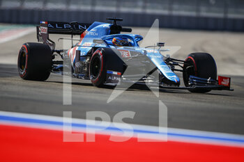 2021-09-24 - 14 ALONSO Fernando (spa), Alpine F1 A521, action during the Formula 1 VTB Russian Grand Prix 2021, 15th round of the 2021 FIA Formula One World Championship from September 24 to 26, 2021 on the Sochi Autodrom, in Sochi, Russia - FORMULA 1 VTB RUSSIAN GRAND PRIX 2021, 15TH ROUND OF THE 2021 FIA FORMULA ONE WORLD CHAMPIONSHIP - FORMULA 1 - MOTORS