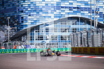 2021-09-24 - 33 VERSTAPPEN Max (nld), Red Bull Racing Honda RB16B, action during the Formula 1 VTB Russian Grand Prix 2021, 15th round of the 2021 FIA Formula One World Championship from September 24 to 26, 2021 on the Sochi Autodrom, in Sochi, Russia - FORMULA 1 VTB RUSSIAN GRAND PRIX 2021, 15TH ROUND OF THE 2021 FIA FORMULA ONE WORLD CHAMPIONSHIP - FORMULA 1 - MOTORS