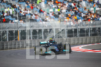2021-09-24 - BOTTAS Valtteri (fin), Mercedes AMG F1 GP W12 E Performance, actionduring the Formula 1 VTB Russian Grand Prix 2021, 15th round of the 2021 FIA Formula One World Championship from September 24 to 26, 2021 on the Sochi Autodrom, in Sochi, Russia - FORMULA 1 VTB RUSSIAN GRAND PRIX 2021, 15TH ROUND OF THE 2021 FIA FORMULA ONE WORLD CHAMPIONSHIP - FORMULA 1 - MOTORS