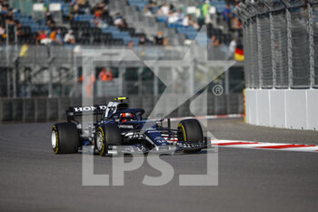 2021-09-24 - 10 GASLY Pierre (fra), Scuderia AlphaTauri Honda AT02, action during the Formula 1 VTB Russian Grand Prix 2021, 15th round of the 2021 FIA Formula One World Championship from September 24 to 26, 2021 on the Sochi Autodrom, in Sochi, Russia - FORMULA 1 VTB RUSSIAN GRAND PRIX 2021, 15TH ROUND OF THE 2021 FIA FORMULA ONE WORLD CHAMPIONSHIP - FORMULA 1 - MOTORS