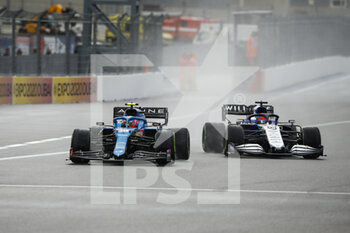 2021-09-25 - 31 OCON Esteban (fra), Alpine F1 A521, action 63 RUSSELL George (gbr), Williams Racing F1 FW43B, action during the Formula 1 VTB Russian Grand Prix 2021, 15th round of the 2021 FIA Formula One World Championship from September 24 to 26, 2021 on the Sochi Autodrom, in Sochi, Russia - FORMULA 1 VTB RUSSIAN GRAND PRIX 2021, 15TH ROUND OF THE 2021 FIA FORMULA ONE WORLD CHAMPIONSHIP - FORMULA 1 - MOTORS