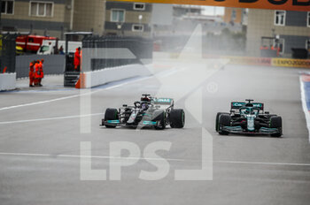 2021-09-25 - 44 HAMILTON Lewis (gbr), Mercedes AMG F1 GP W12 E Performance, action 18 STROLL Lance (can), Aston Martin F1 AMR21, action during the Formula 1 VTB Russian Grand Prix 2021, 15th round of the 2021 FIA Formula One World Championship from September 24 to 26, 2021 on the Sochi Autodrom, in Sochi, Russia - FORMULA 1 VTB RUSSIAN GRAND PRIX 2021, 15TH ROUND OF THE 2021 FIA FORMULA ONE WORLD CHAMPIONSHIP - FORMULA 1 - MOTORS