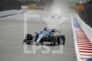 2021-09-25 - 14 ALONSO Fernando (spa), Alpine F1 A521, action during the Formula 1 VTB Russian Grand Prix 2021, 15th round of the 2021 FIA Formula One World Championship from September 24 to 26, 2021 on the Sochi Autodrom, in Sochi, Russia - FORMULA 1 VTB RUSSIAN GRAND PRIX 2021, 15TH ROUND OF THE 2021 FIA FORMULA ONE WORLD CHAMPIONSHIP - FORMULA 1 - MOTORS