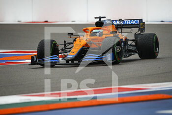 2021-09-25 - 03 RICCIARDO Daniel (aus), McLaren MCL35M, action during the Formula 1 VTB Russian Grand Prix 2021, 15th round of the 2021 FIA Formula One World Championship from September 24 to 26, 2021 on the Sochi Autodrom, in Sochi, Russia - FORMULA 1 VTB RUSSIAN GRAND PRIX 2021, 15TH ROUND OF THE 2021 FIA FORMULA ONE WORLD CHAMPIONSHIP - FORMULA 1 - MOTORS