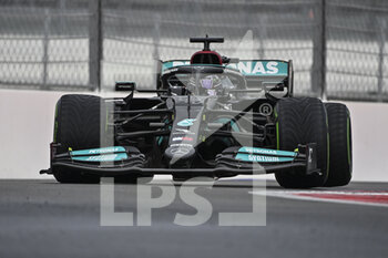 2021-09-25 - 44 HAMILTON Lewis (gbr), Mercedes AMG F1 GP W12 E Performance, action during the Formula 1 VTB Russian Grand Prix 2021, 15th round of the 2021 FIA Formula One World Championship from September 24 to 26, 2021 on the Sochi Autodrom, in Sochi, Russia - FORMULA 1 VTB RUSSIAN GRAND PRIX 2021, 15TH ROUND OF THE 2021 FIA FORMULA ONE WORLD CHAMPIONSHIP - FORMULA 1 - MOTORS