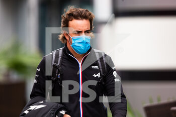 2021-09-26 - ALONSO Fernando (spa), Alpine F1 A521, portrait during the Formula 1 VTB Russian Grand Prix 2021, 15th round of the 2021 FIA Formula One World Championship from September 24 to 26, 2021 on the Sochi Autodrom, in Sochi, Russia - FORMULA 1 VTB RUSSIAN GRAND PRIX 2021, 15TH ROUND OF THE 2021 FIA FORMULA ONE WORLD CHAMPIONSHIP - FORMULA 1 - MOTORS
