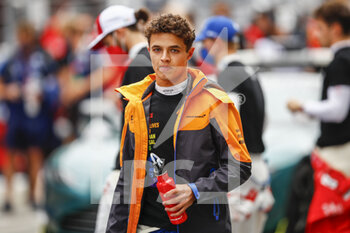 2021-09-26 - NORRIS Lando (gbr), McLaren MCL35M, portrait during the Formula 1 VTB Russian Grand Prix 2021, 15th round of the 2021 FIA Formula One World Championship from September 24 to 26, 2021 on the Sochi Autodrom, in Sochi, Russia - FORMULA 1 VTB RUSSIAN GRAND PRIX 2021, 15TH ROUND OF THE 2021 FIA FORMULA ONE WORLD CHAMPIONSHIP - FORMULA 1 - MOTORS