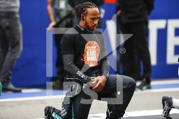 2021-09-26 - HAMILTON Lewis (gbr), Mercedes AMG F1 GP W12 E Performance, portrait during the Formula 1 VTB Russian Grand Prix 2021, 15th round of the 2021 FIA Formula One World Championship from September 24 to 26, 2021 on the Sochi Autodrom, in Sochi, Russia - FORMULA 1 VTB RUSSIAN GRAND PRIX 2021, 15TH ROUND OF THE 2021 FIA FORMULA ONE WORLD CHAMPIONSHIP - FORMULA 1 - MOTORS