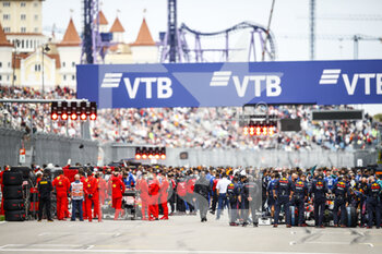 2021-09-26 - Starting grid during the Formula 1 VTB Russian Grand Prix 2021, 15th round of the 2021 FIA Formula One World Championship from September 24 to 26, 2021 on the Sochi Autodrom, in Sochi, Russia - FORMULA 1 VTB RUSSIAN GRAND PRIX 2021, 15TH ROUND OF THE 2021 FIA FORMULA ONE WORLD CHAMPIONSHIP - FORMULA 1 - MOTORS