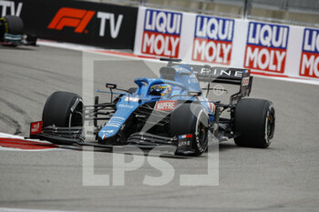 2021-09-26 - 14 ALONSO Fernando (spa), Alpine F1 A521, action during the Formula 1 VTB Russian Grand Prix 2021, 15th round of the 2021 FIA Formula One World Championship from September 24 to 26, 2021 on the Sochi Autodrom, in Sochi, Russia - FORMULA 1 VTB RUSSIAN GRAND PRIX 2021, 15TH ROUND OF THE 2021 FIA FORMULA ONE WORLD CHAMPIONSHIP - FORMULA 1 - MOTORS