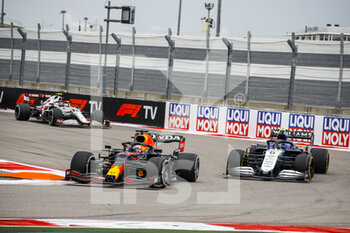 2021-09-26 - 33 VERSTAPPEN Max (nld), Red Bull Racing Honda RB16B, action WITH 06 LATIFI Nicholas (can), Williams Racing F1 FW43B during the Formula 1 VTB Russian Grand Prix 2021, 15th round of the 2021 FIA Formula One World Championship from September 24 to 26, 2021 on the Sochi Autodrom, in Sochi, Russia - FORMULA 1 VTB RUSSIAN GRAND PRIX 2021, 15TH ROUND OF THE 2021 FIA FORMULA ONE WORLD CHAMPIONSHIP - FORMULA 1 - MOTORS