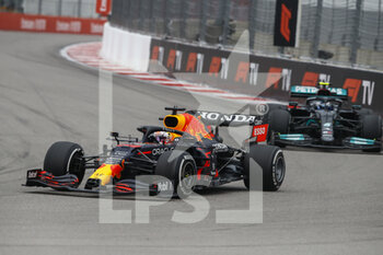 2021-09-26 - 33 VERSTAPPEN Max (nld), Red Bull Racing Honda RB16B, action 77 BOTTAS Valtteri (fin), Mercedes AMG F1 GP W12 E Performance, action during the Formula 1 VTB Russian Grand Prix 2021, 15th round of the 2021 FIA Formula One World Championship from September 24 to 26, 2021 on the Sochi Autodrom, in Sochi, Russia - FORMULA 1 VTB RUSSIAN GRAND PRIX 2021, 15TH ROUND OF THE 2021 FIA FORMULA ONE WORLD CHAMPIONSHIP - FORMULA 1 - MOTORS