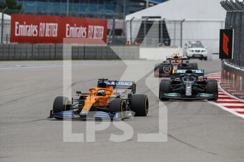 2021-09-26 - 03 RICCIARDO Daniel (aus), McLaren MCL35M, action 44 HAMILTON Lewis (gbr), Mercedes AMG F1 GP W12 E Performance, action during the Formula 1 VTB Russian Grand Prix 2021, 15th round of the 2021 FIA Formula One World Championship from September 24 to 26, 2021 on the Sochi Autodrom, in Sochi, Russia - FORMULA 1 VTB RUSSIAN GRAND PRIX 2021, 15TH ROUND OF THE 2021 FIA FORMULA ONE WORLD CHAMPIONSHIP - FORMULA 1 - MOTORS