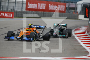 2021-09-26 - 04 NORRIS Lando (gbr), McLaren MCL35M, action 44 HAMILTON Lewis (gbr), Mercedes AMG F1 GP W12 E Performance, action during the Formula 1 VTB Russian Grand Prix 2021, 15th round of the 2021 FIA Formula One World Championship from September 24 to 26, 2021 on the Sochi Autodrom, in Sochi, Russia - FORMULA 1 VTB RUSSIAN GRAND PRIX 2021, 15TH ROUND OF THE 2021 FIA FORMULA ONE WORLD CHAMPIONSHIP - FORMULA 1 - MOTORS