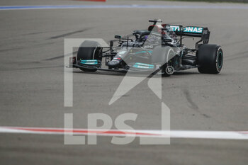 2021-09-26 - 44 HAMILTON Lewis (gbr), Mercedes AMG F1 GP W12 E Performance, action during the Formula 1 VTB Russian Grand Prix 2021, 15th round of the 2021 FIA Formula One World Championship from September 24 to 26, 2021 on the Sochi Autodrom, in Sochi, Russia - FORMULA 1 VTB RUSSIAN GRAND PRIX 2021, 15TH ROUND OF THE 2021 FIA FORMULA ONE WORLD CHAMPIONSHIP - FORMULA 1 - MOTORS
