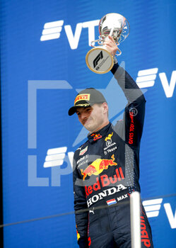 2021-09-26 - VERSTAPPEN Max (ned), Red Bull Racing Honda RB16B, portrait podium during the Formula 1 VTB Russian Grand Prix 2021, 15th round of the 2021 FIA Formula One World Championship from September 24 to 26, 2021 on the Sochi Autodrom, in Sochi, Russia - FORMULA 1 VTB RUSSIAN GRAND PRIX 2021, 15TH ROUND OF THE 2021 FIA FORMULA ONE WORLD CHAMPIONSHIP - FORMULA 1 - MOTORS
