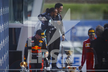 2021-09-26 - HAMILTON Lewis (gbr), Mercedes AMG F1 GP W12 E Performance, portrait VERSTAPPEN Max (ned), Red Bull Racing Honda RB16B, portrait podium during the Formula 1 VTB Russian Grand Prix 2021, 15th round of the 2021 FIA Formula One World Championship from September 24 to 26, 2021 on the Sochi Autodrom, in Sochi, Russia - FORMULA 1 VTB RUSSIAN GRAND PRIX 2021, 15TH ROUND OF THE 2021 FIA FORMULA ONE WORLD CHAMPIONSHIP - FORMULA 1 - MOTORS