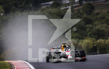 2021-10-08 - 33 VERSTAPPEN Max (nld), Red Bull Racing Honda RB16B, action during the Formula 1 Rolex Turkish Grand Prix 2021, 16th round of the 2021 FIA Formula One World Championship from October 8 to 10, 2021 on the Istanbul Park, in Tuzla, Turkey - FORMULA 1 ROLEX TURKISH GRAND PRIX 2021, 16TH ROUND OF THE 2021 FIA FORMULA ONE WORLD CHAMPIONSHIP - FORMULA 1 - MOTORS