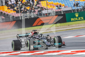2021-10-09 - 44 HAMILTON Lewis (gbr), Mercedes AMG F1 GP W12 E Performance, action during the Formula 1 Rolex Turkish Grand Prix 2021, 16th round of the 2021 FIA Formula One World Championship from October 8 to 10, 2021 on the Istanbul Park, in Tuzla, Turkey - FORMULA 1 ROLEX TURKISH GRAND PRIX 2021, 16TH ROUND OF THE 2021 FIA FORMULA ONE WORLD CHAMPIONSHIP - FORMULA 1 - MOTORS