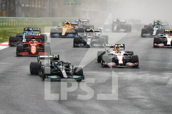2021-10-10 - 77 BOTTAS Valtteri (fin), Mercedes AMG F1 GP W12 E Performance, action 33 VERSTAPPEN Max (nld), Red Bull Racing Honda RB16B, action 16 LECLERC Charles (mco), Scuderia Ferrari SF21, action start of the race, depart, during the Formula 1 Rolex Turkish Grand Prix 2021, 16th round of the 2021 FIA Formula One World Championship from October 8 to 10, 2021 on the Istanbul Park, in Tuzla, Turkey - FORMULA 1 ROLEX TURKISH GRAND PRIX 2021, 16TH ROUND OF THE 2021 FIA FORMULA ONE WORLD CHAMPIONSHIP - FORMULA 1 - MOTORS