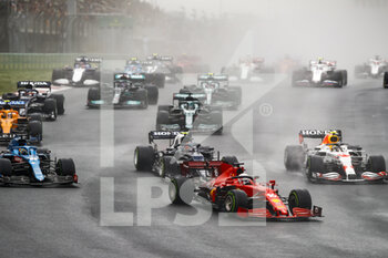 2021-10-10 - 16 LECLERC Charles (mco), Scuderia Ferrari SF21, action 11 PEREZ Sergio (mex), Red Bull Racing Honda RB16B, action 10 GASLY Pierre (fra), Scuderia AlphaTauri Honda AT02, action start of the race, depart, during the Formula 1 Rolex Turkish Grand Prix 2021, 16th round of the 2021 FIA Formula One World Championship from October 8 to 10, 2021 on the Istanbul Park, in Tuzla, Turkey - FORMULA 1 ROLEX TURKISH GRAND PRIX 2021, 16TH ROUND OF THE 2021 FIA FORMULA ONE WORLD CHAMPIONSHIP - FORMULA 1 - MOTORS