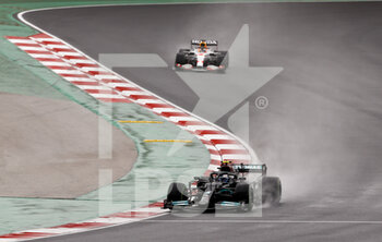 2021-10-10 - 77 BOTTAS Valtteri (fin), Mercedes AMG F1 GP W12 E Performance, action 33 VERSTAPPEN Max (nld), Red Bull Racing Honda RB16B, action during the Formula 1 Rolex Turkish Grand Prix 2021, 16th round of the 2021 FIA Formula One World Championship from October 8 to 10, 2021 on the Istanbul Park, in Tuzla, Turkey - FORMULA 1 ROLEX TURKISH GRAND PRIX 2021, 16TH ROUND OF THE 2021 FIA FORMULA ONE WORLD CHAMPIONSHIP - FORMULA 1 - MOTORS