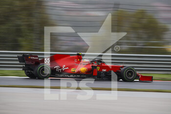 2021-10-10 - 55 SAINZ Carlos (spa), Scuderia Ferrari SF21, action during the Formula 1 Rolex Turkish Grand Prix 2021, 16th round of the 2021 FIA Formula One World Championship from October 8 to 10, 2021 on the Istanbul Park, in Tuzla, Turkey - FORMULA 1 ROLEX TURKISH GRAND PRIX 2021, 16TH ROUND OF THE 2021 FIA FORMULA ONE WORLD CHAMPIONSHIP - FORMULA 1 - MOTORS
