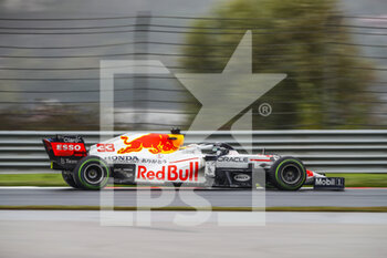 2021-10-10 - 33 VERSTAPPEN Max (nld), Red Bull Racing Honda RB16B, action during the Formula 1 Rolex Turkish Grand Prix 2021, 16th round of the 2021 FIA Formula One World Championship from October 8 to 10, 2021 on the Istanbul Park, in Tuzla, Turkey - FORMULA 1 ROLEX TURKISH GRAND PRIX 2021, 16TH ROUND OF THE 2021 FIA FORMULA ONE WORLD CHAMPIONSHIP - FORMULA 1 - MOTORS
